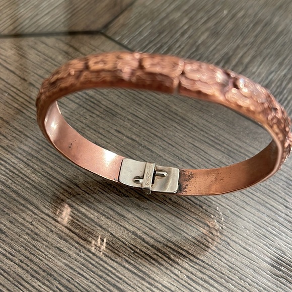 Whiting Davis Hinged Cuff Bracelet Copper Floral Leaf High Relief Signed Vintage - Picture 2 of 16